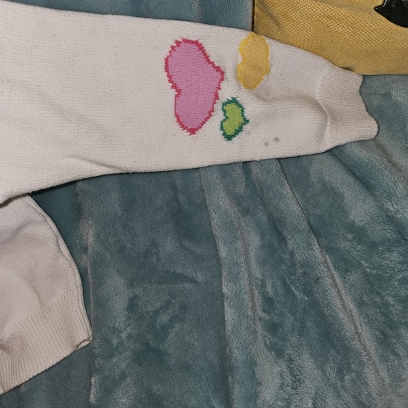 Forever 21 Kids White Sweater with Blue Care Bear Design Grumpy Bear - Picture 14 of 14